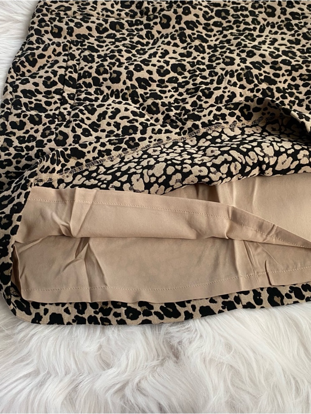 NWT LOFT Leopard Print Mini Skirt Size 8 | Chic Neutral Closet Staple - Picture 3 of 8